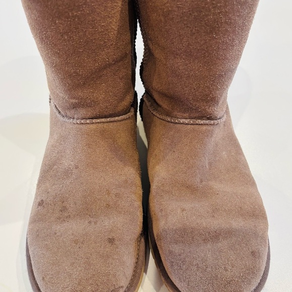 Koolaburra Shoes - UGGS Koolaburra Chestnut Suede Ankle Boots size 10